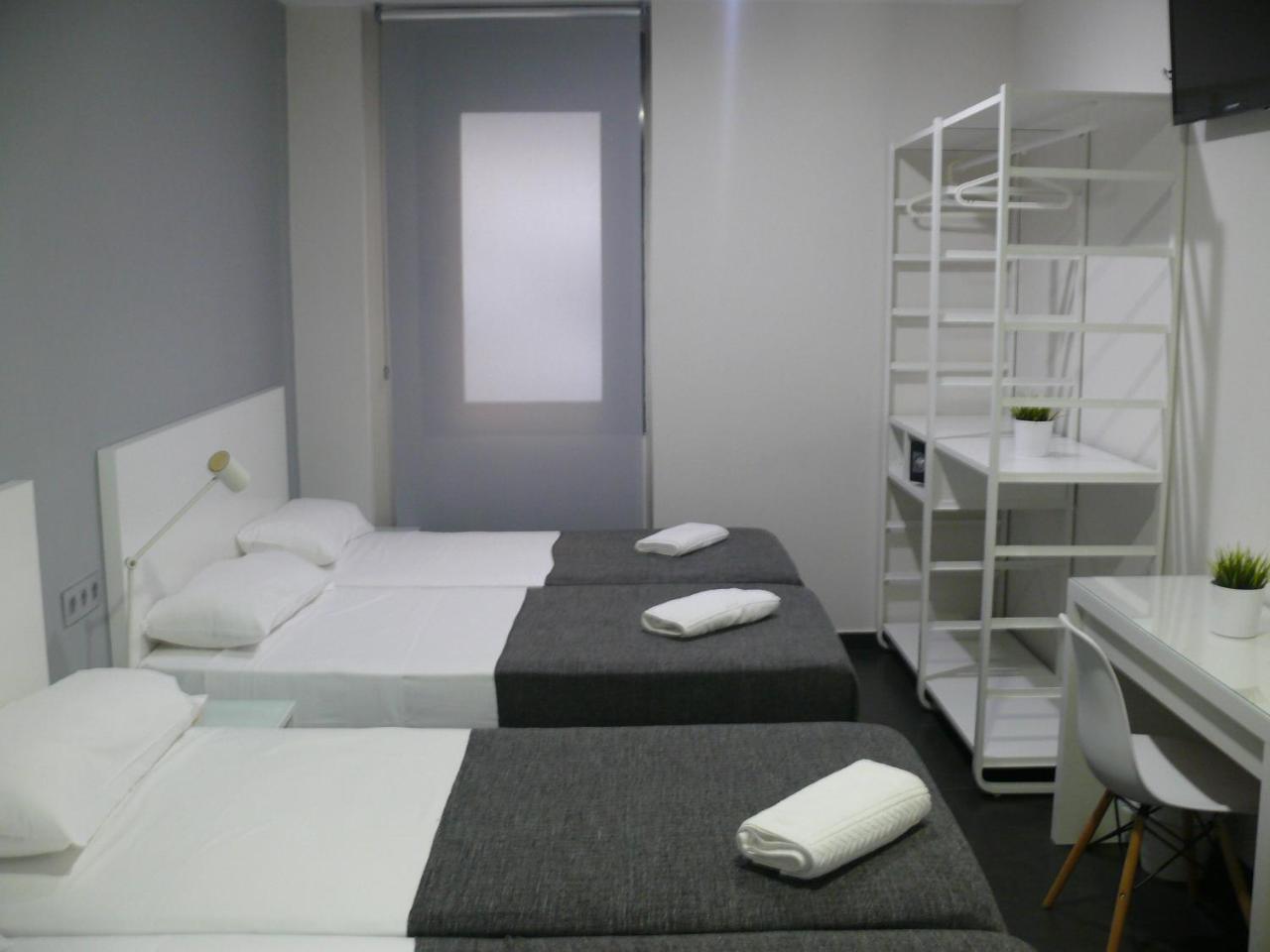 Hostal Bed Of The Sea Valencia Exterior foto