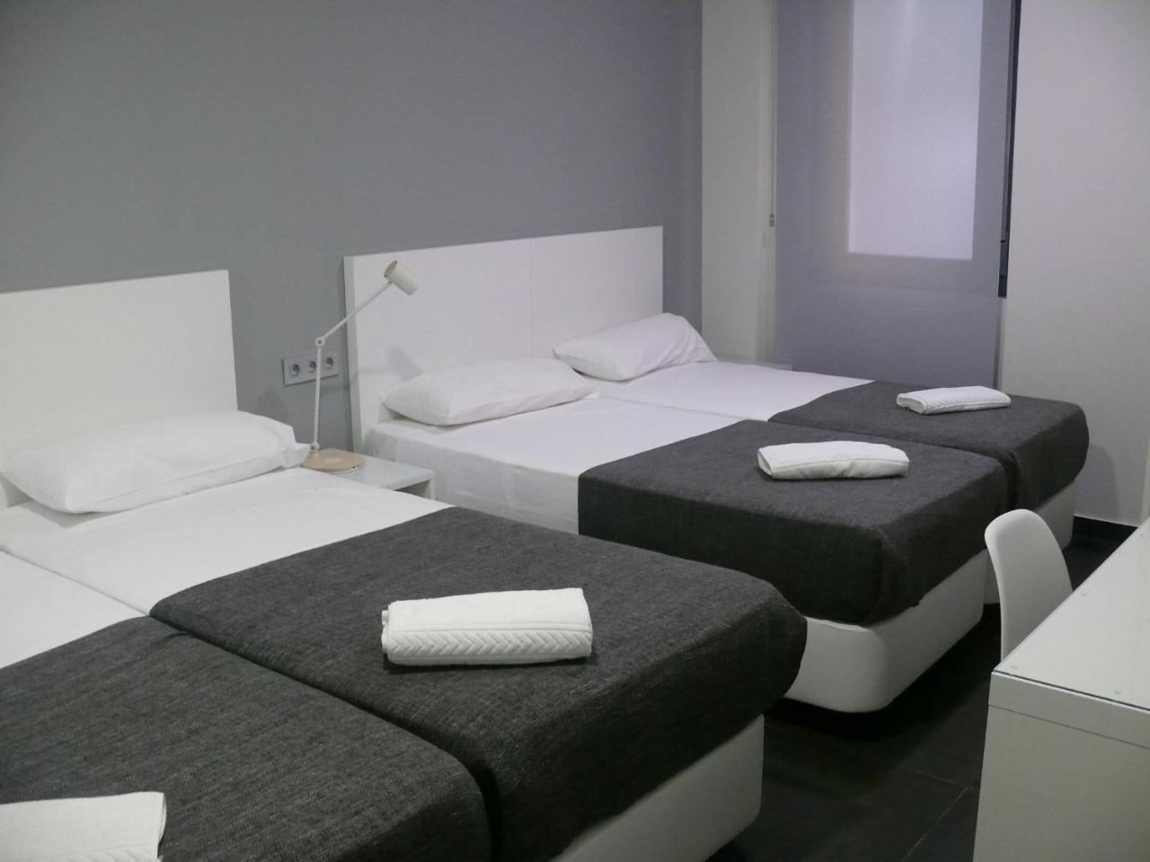 Hostal Bed Of The Sea Valencia Exterior foto