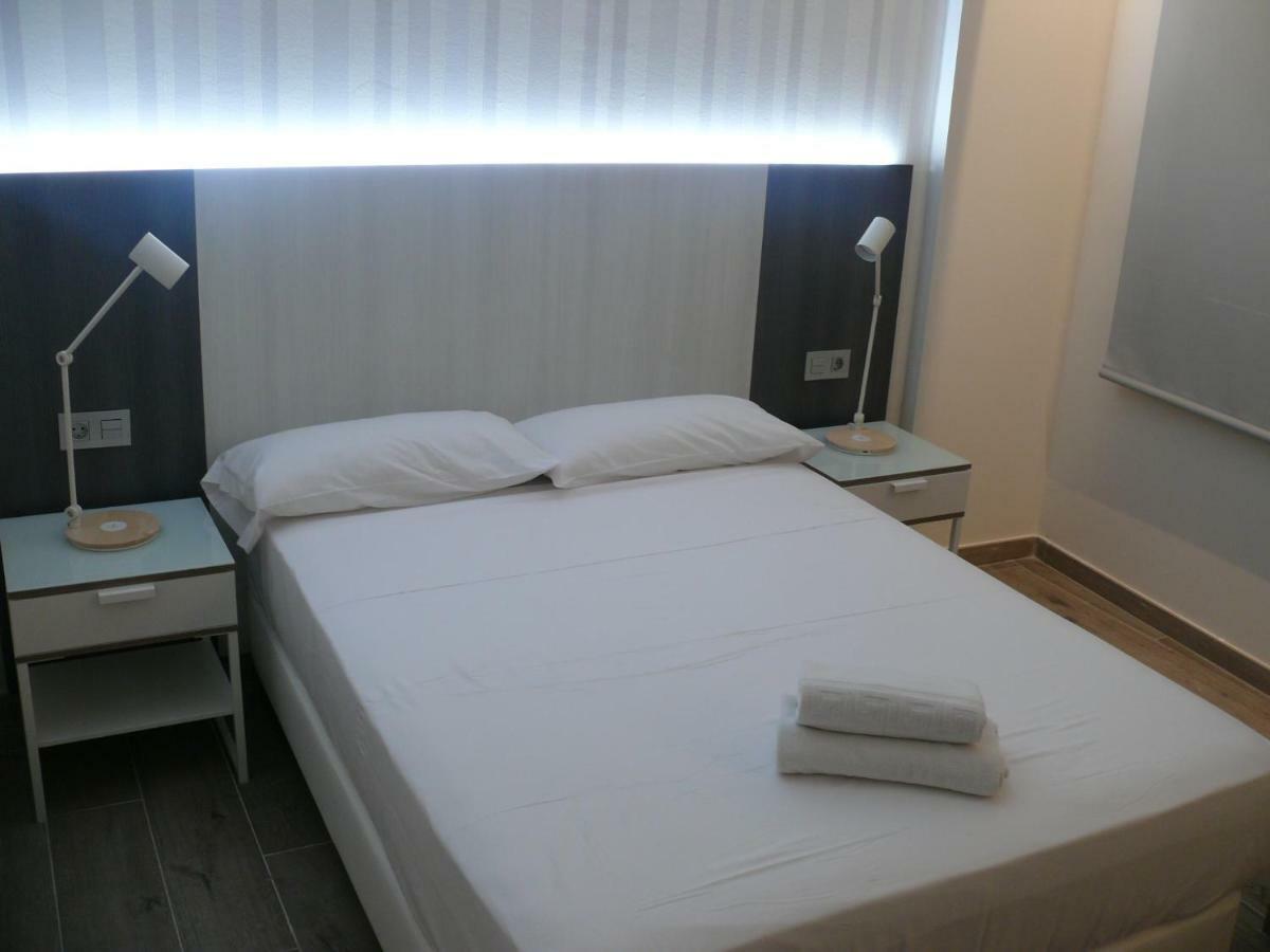 Hostal Bed Of The Sea Valencia Exterior foto
